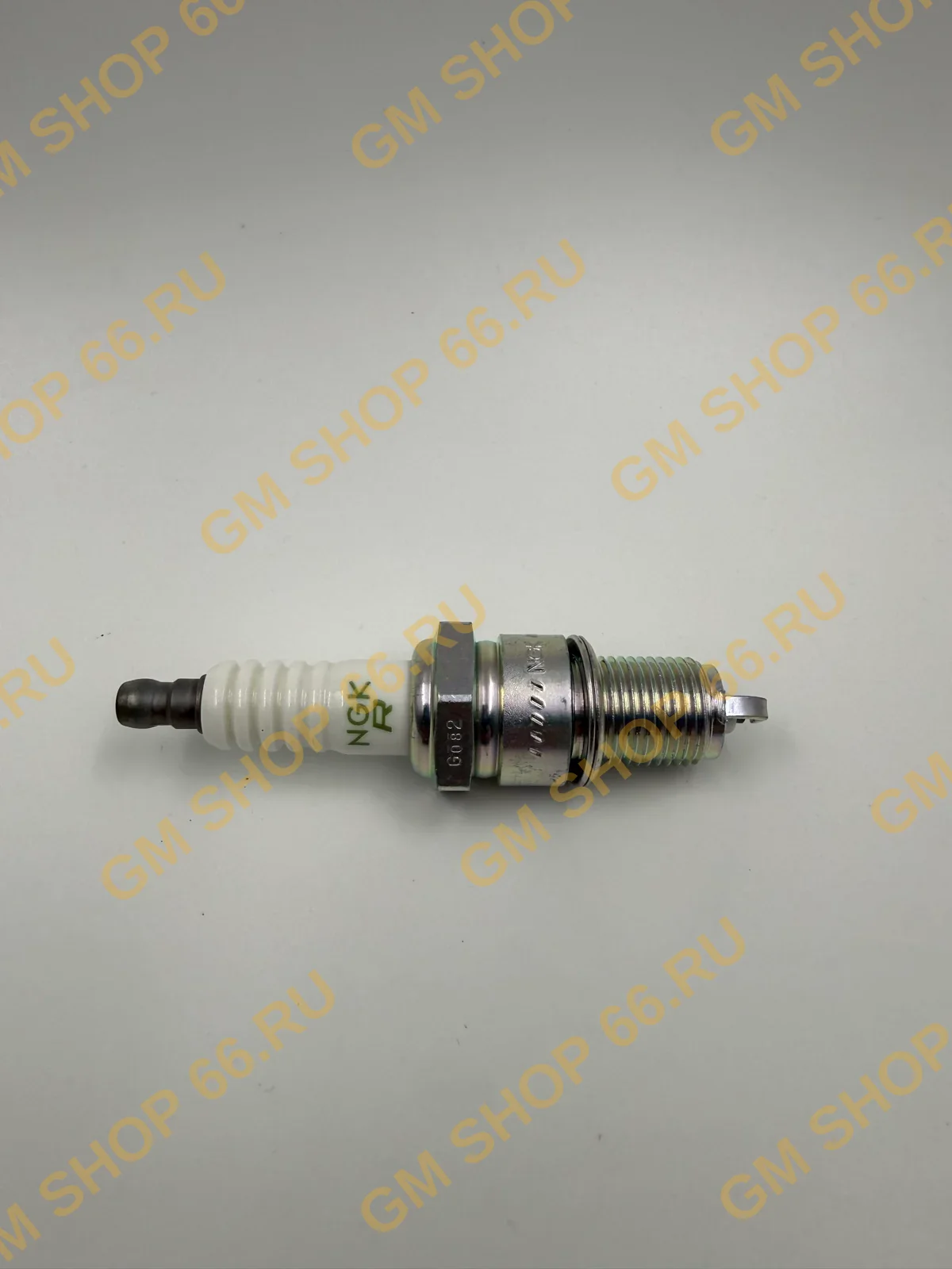 Свеча зажигания GM 94535748, General Motors для Chevrolet Aveo T250/Spark M200 — фото 1 из 3